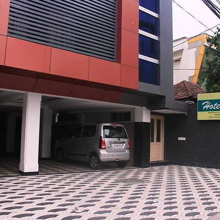 Hotel Sukhvas Thiruvananthapuram Extérieur photo