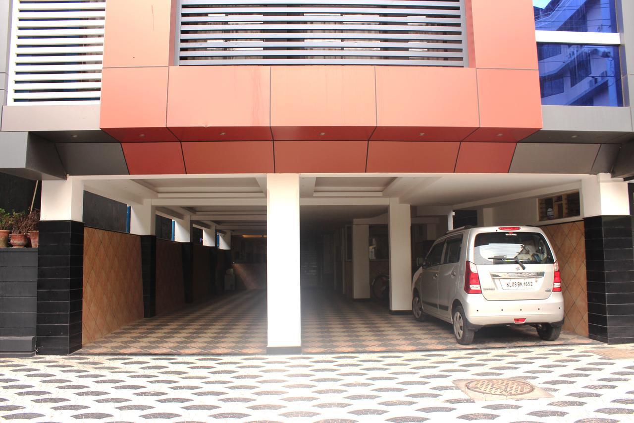 Hotel Sukhvas Thiruvananthapuram Extérieur photo