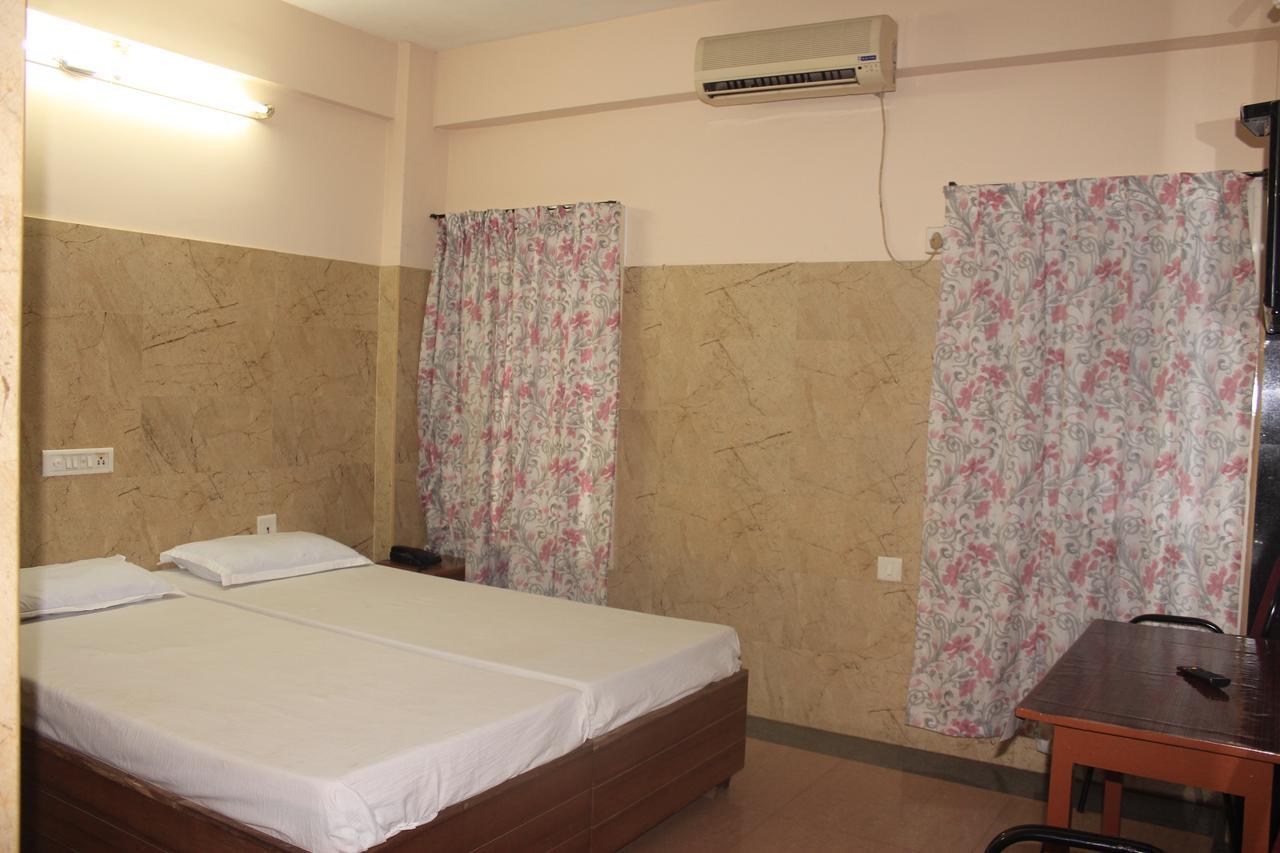 Hotel Sukhvas Thiruvananthapuram Extérieur photo