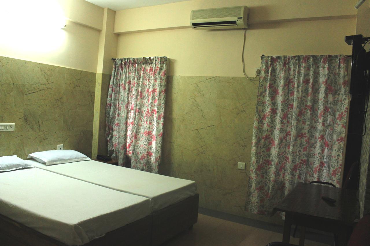 Hotel Sukhvas Thiruvananthapuram Extérieur photo
