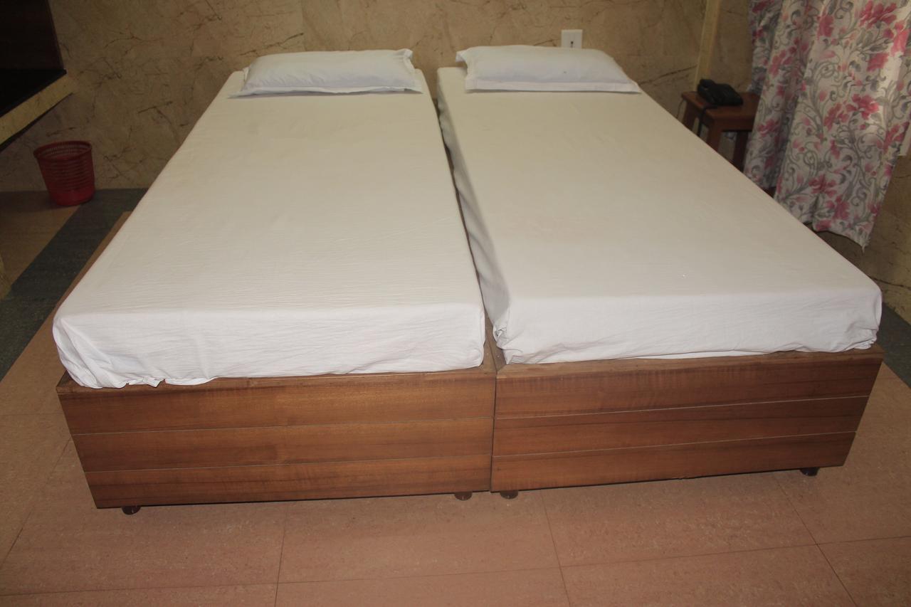 Hotel Sukhvas Thiruvananthapuram Extérieur photo