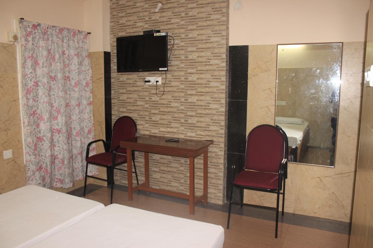 Hotel Sukhvas Thiruvananthapuram Extérieur photo